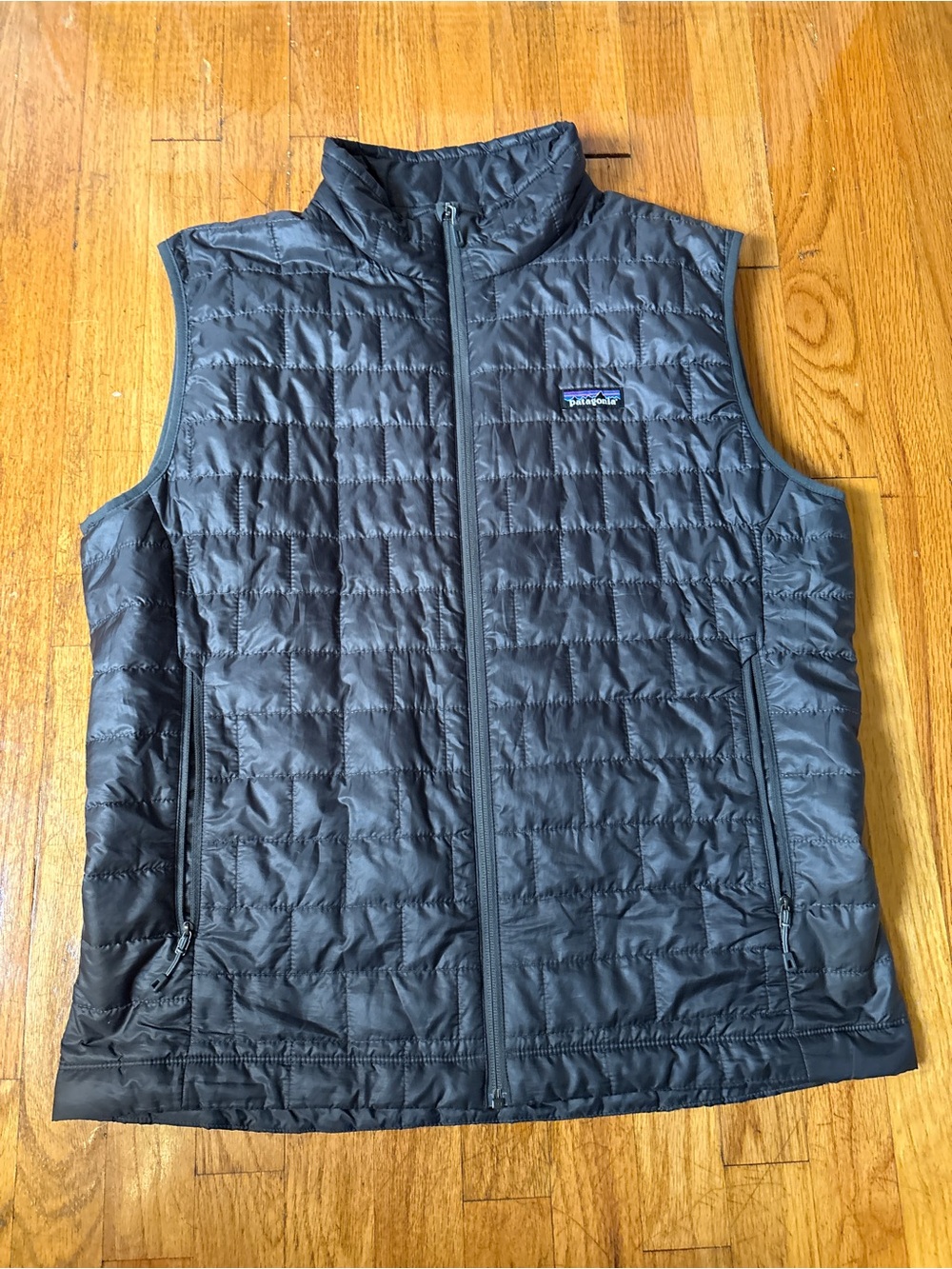 Patagonia Men’s Charcoal Quilted Insulated Vest